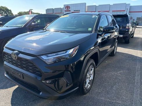 Certified 2025 Toyota RAV4 XLE AWD/4WD image 1