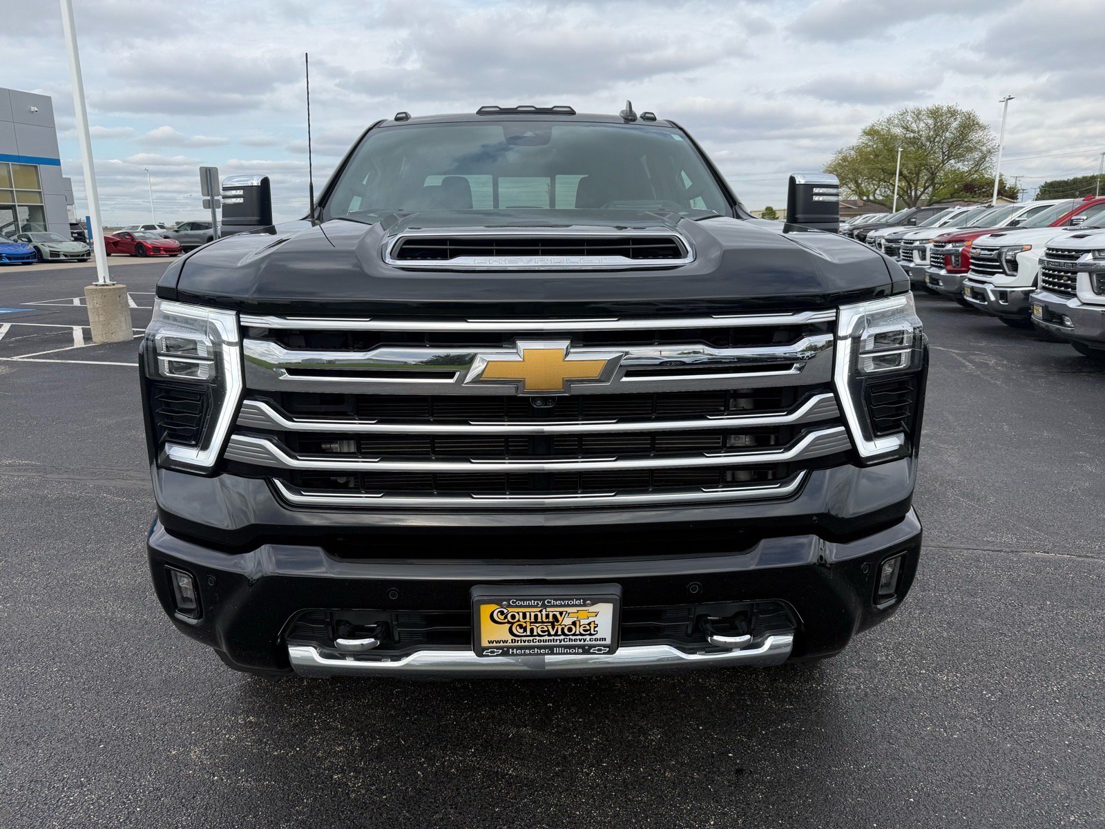 Used 2024 Chevrolet Silverado 2500 High Country w/ High Country Premium Package AWD/4WD image 8