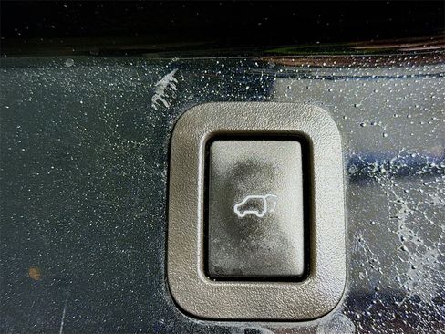 Certified 2019 Toyota Highlander XLE image 32