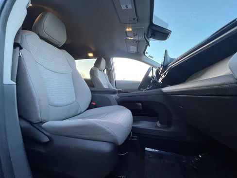 Used 2024 Toyota Sienna LE image 25