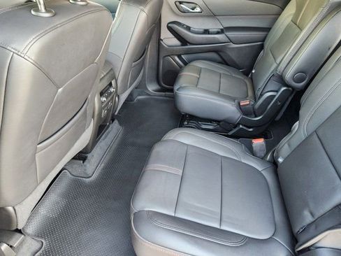 Used 2023 Chevrolet Traverse RS image 31