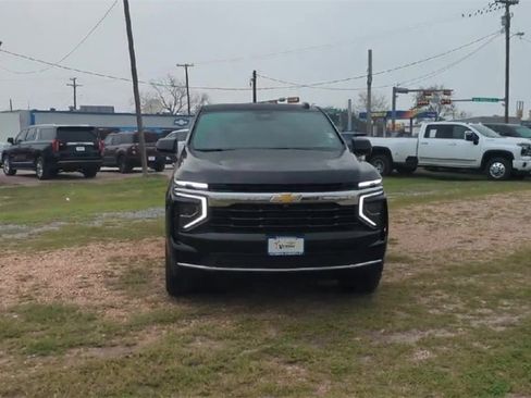 New 2026 Chevrolet Suburban LS image 3