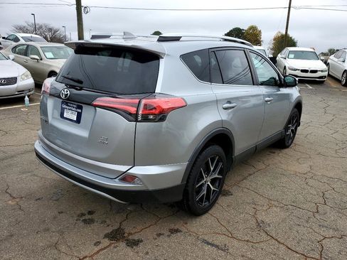 Used 2016 Toyota RAV4 SE image 10