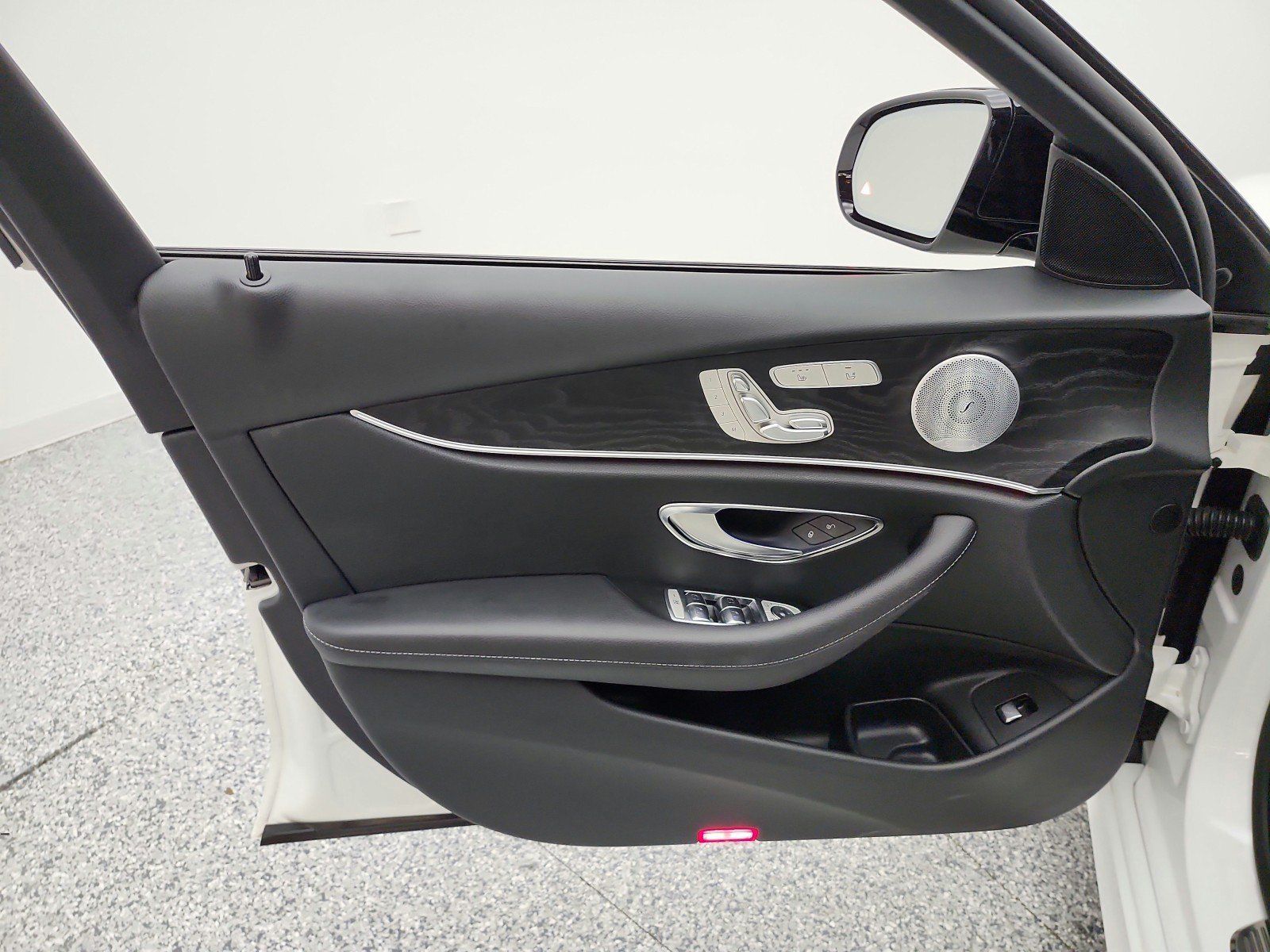 Used 2019 Mercedes-Benz E 300 image 14