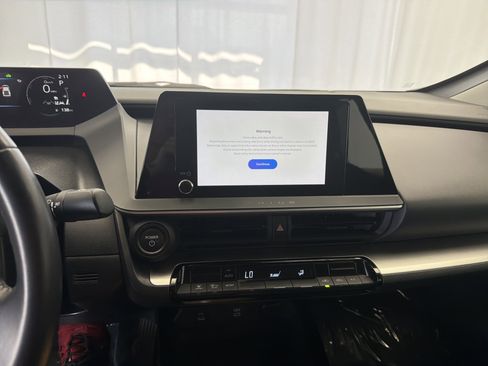 Used 2023 Toyota Prius LE FWD image 10
