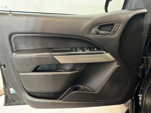 Used 2017 GMC Canyon SLE w/ Nightfall Edition RWD image 15