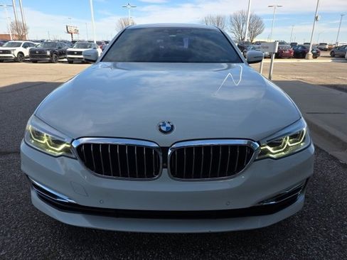 Used 2017 BMW 540i xDrive image 2