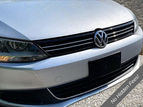 Used 2013 Volkswagen Jetta SE FWD image 25