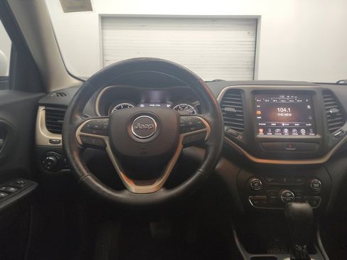 Used 2015 Jeep Cherokee Limited FWD image 22