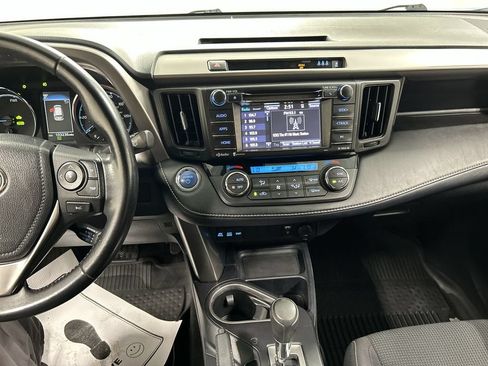 Used 2017 Toyota RAV4 XLE w/ All Weather Liner Package AWD/4WD image 18