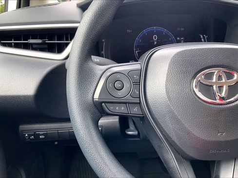 Used 2026 Toyota Corolla LE FWD image 23