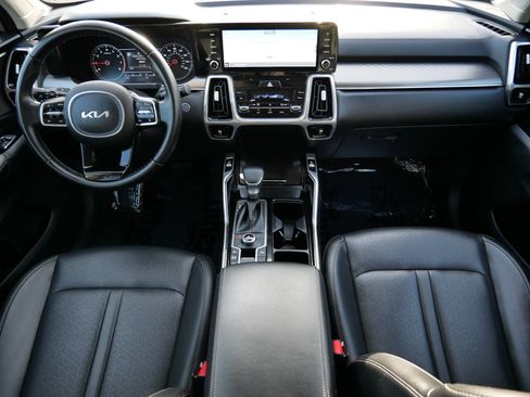 Used 2022 Kia Sorento SX image 10