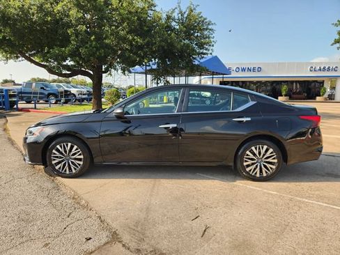 Used 2024 Nissan Altima 2.5 SV FWD image 4