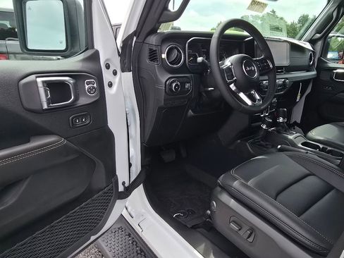 New 2025 Jeep Wrangler Sahara image 4