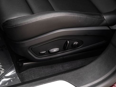 Used 2021 Porsche Taycan 4S w/ Premium Package image 32