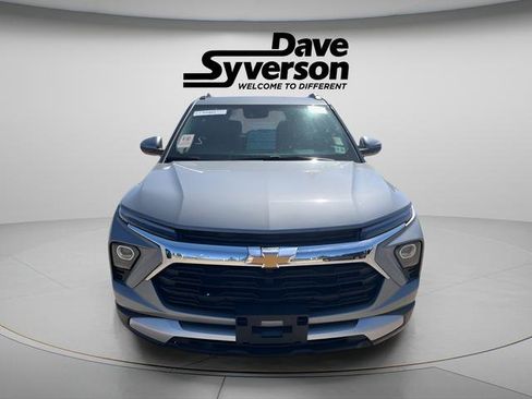 Used 2025 Chevrolet TrailBlazer LT image 2