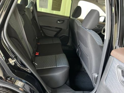 Used 2023 Nissan Rogue SV AWD/4WD image 24