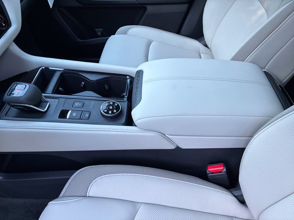 New 2026 Nissan Pathfinder SL AWD/4WD image 18