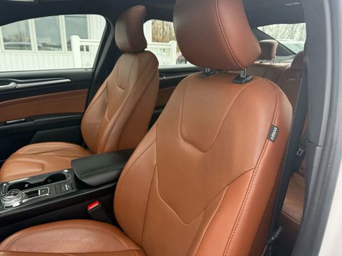 Used 2019 Ford Fusion Energi Titanium FWD image 15