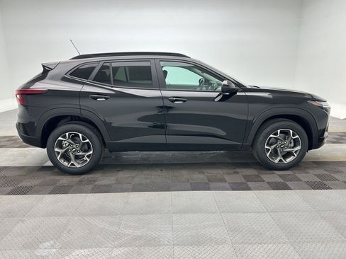 New 2026 Chevrolet Trax LT w/ Sunroof Package FWD image 8