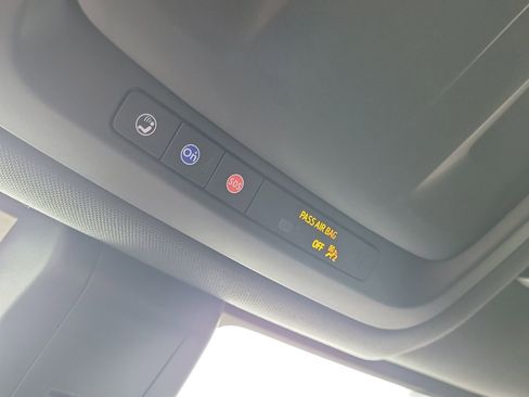 Used 2021 Chevrolet Suburban LT RWD image 27