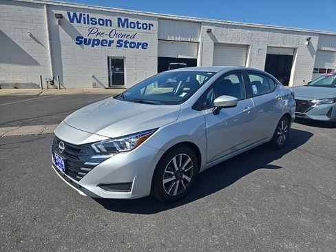Used 2023 Nissan Versa SV image 1