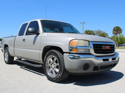 Used 2006 GMC Sierra 1500 W/T w/ Light Duty Power Package image 16