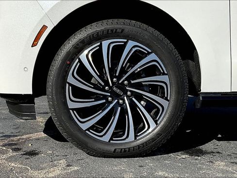 New 2025 Lincoln Navigator Black Label image 12