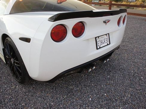 Used 2011 Chevrolet Corvette Coupe w/ 1LT RWD image 11