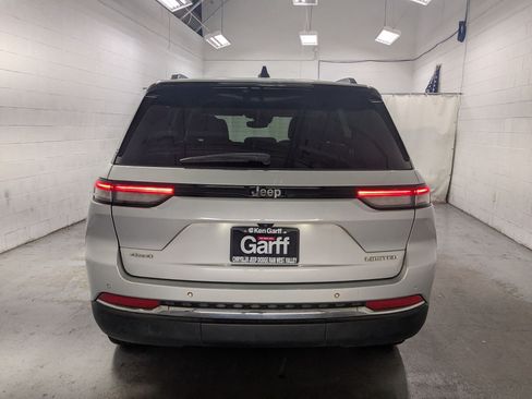 Used 2023 Jeep Grand Cherokee Limited AWD/4WD image 8