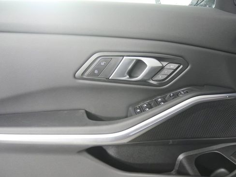 Used 2025 BMW 330i Sedan image 8