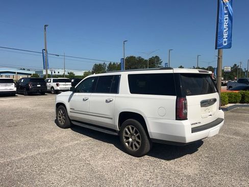 Used 2020 GMC Yukon XL Denali image 8