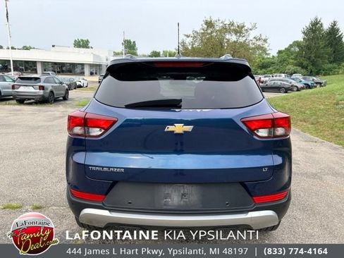 Used 2021 Chevrolet TrailBlazer LT w/ Convenience Package FWD image 4