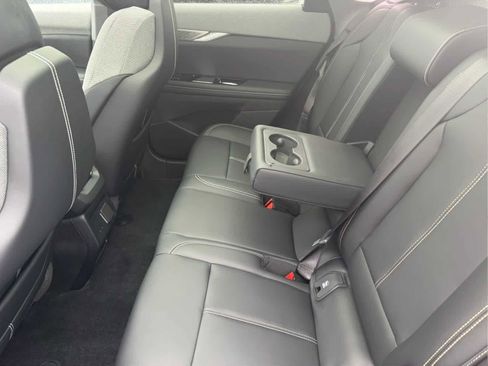 Used 2025 Cadillac Optiq Luxury 1 AWD/4WD image 23
