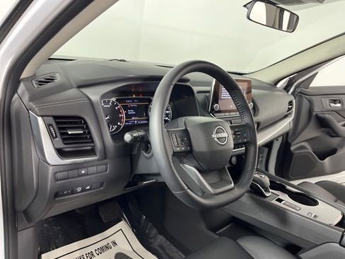 Used 2025 Nissan Rogue SV w/ SV Premium Package FWD image 21