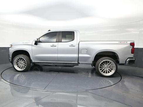 Used 2020 Chevrolet Silverado 1500 LT AWD/4WD image 2