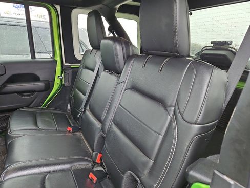 Used 2019 Jeep Wrangler Unlimited Sahara w/ Cold Weather Group image 8