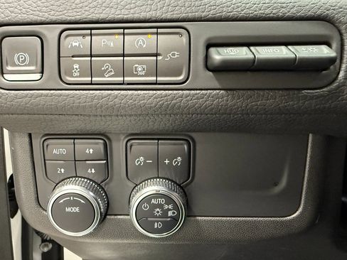 Used 2022 GMC Yukon XL Denali image 23