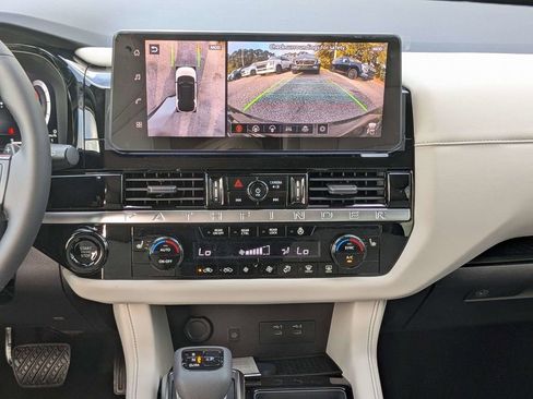 New 2026 Nissan Pathfinder SL image 19