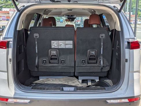 Used 2023 Kia Carnival SX FWD image 8