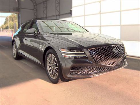 Used 2021 Genesis G80 2.5T RWD image 3