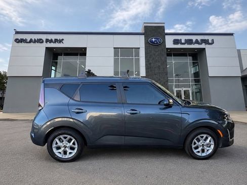 Used 2025 Kia Soul LX w/ LX Technology Package FWD image 4