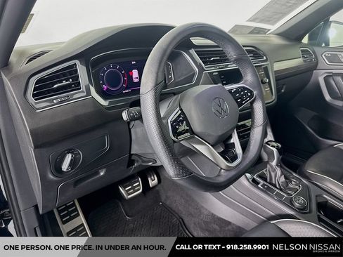 Used 2022 Volkswagen Tiguan SEL R-Line AWD/4WD image 9