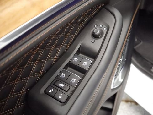 Used 2025 Jeep Grand Cherokee Summit AWD/4WD image 26