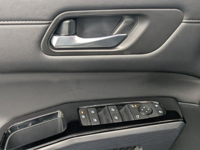 Certified 2026 Nissan Pathfinder SL FWD image 14