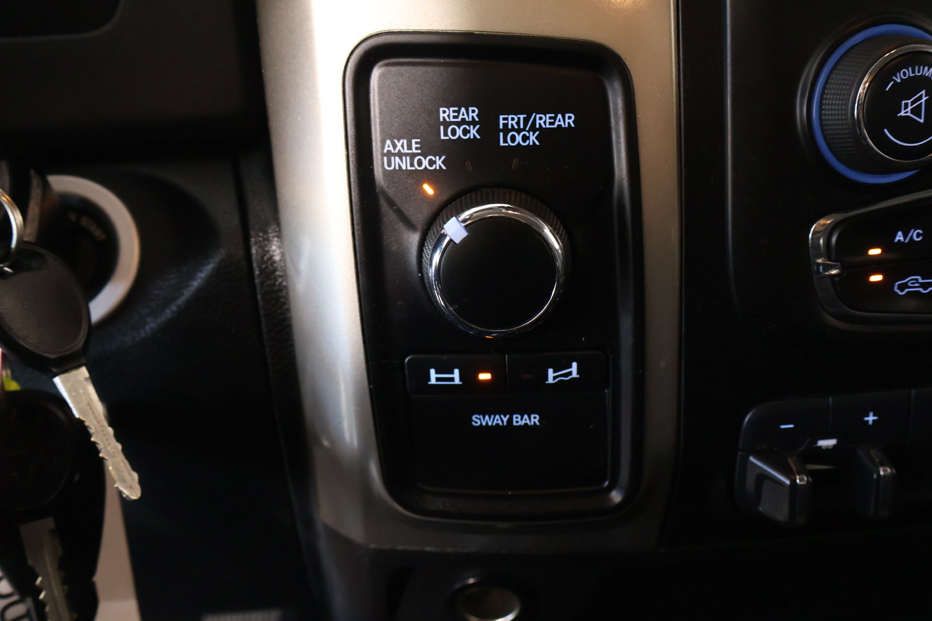 Used 2013 RAM 2500 Power Wagon w/ Luxury Group AWD/4WD image 9