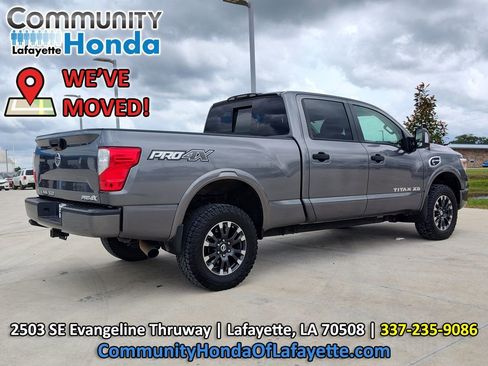 Used 2019 Nissan Titan PRO-4X AWD/4WD image 11