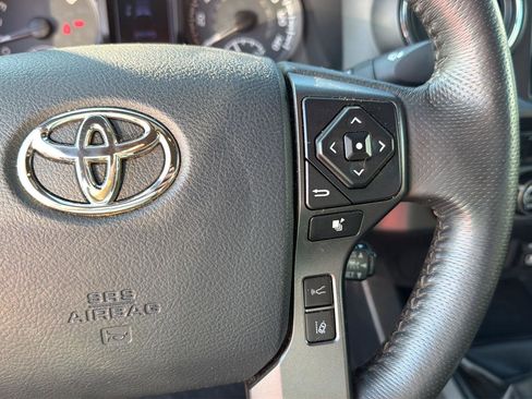 Used 2018 Toyota Tacoma TRD Sport AWD/4WD image 22