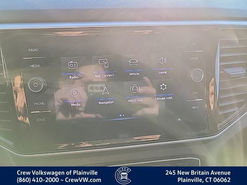 Certified 2022 Volkswagen Atlas SE image 6