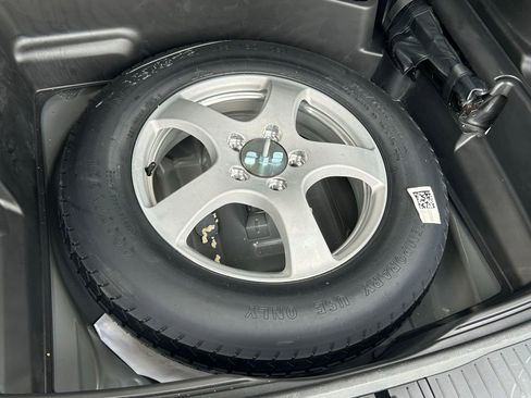 Certified 2024 Jeep Grand Cherokee Limited w/ Black Appearance Package image 47